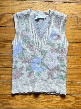 ASTR The Label Floral V-Neck Sweater Vest